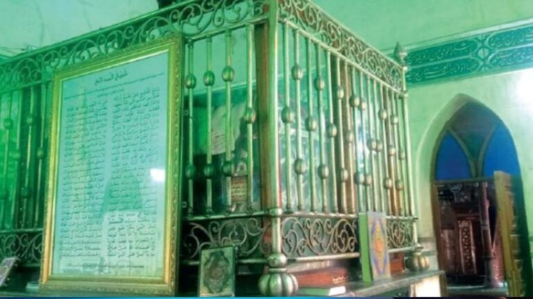 "المديح النبوي".. ملاحم شعرية في الشوق لجنابه الكريم